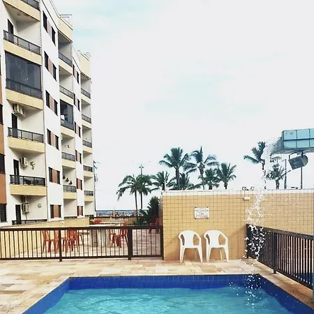 Lindo apartamento em frente à praia com piscina-2